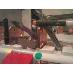 Spyderco Delica Flat Ground Filo Liso Purple FRN